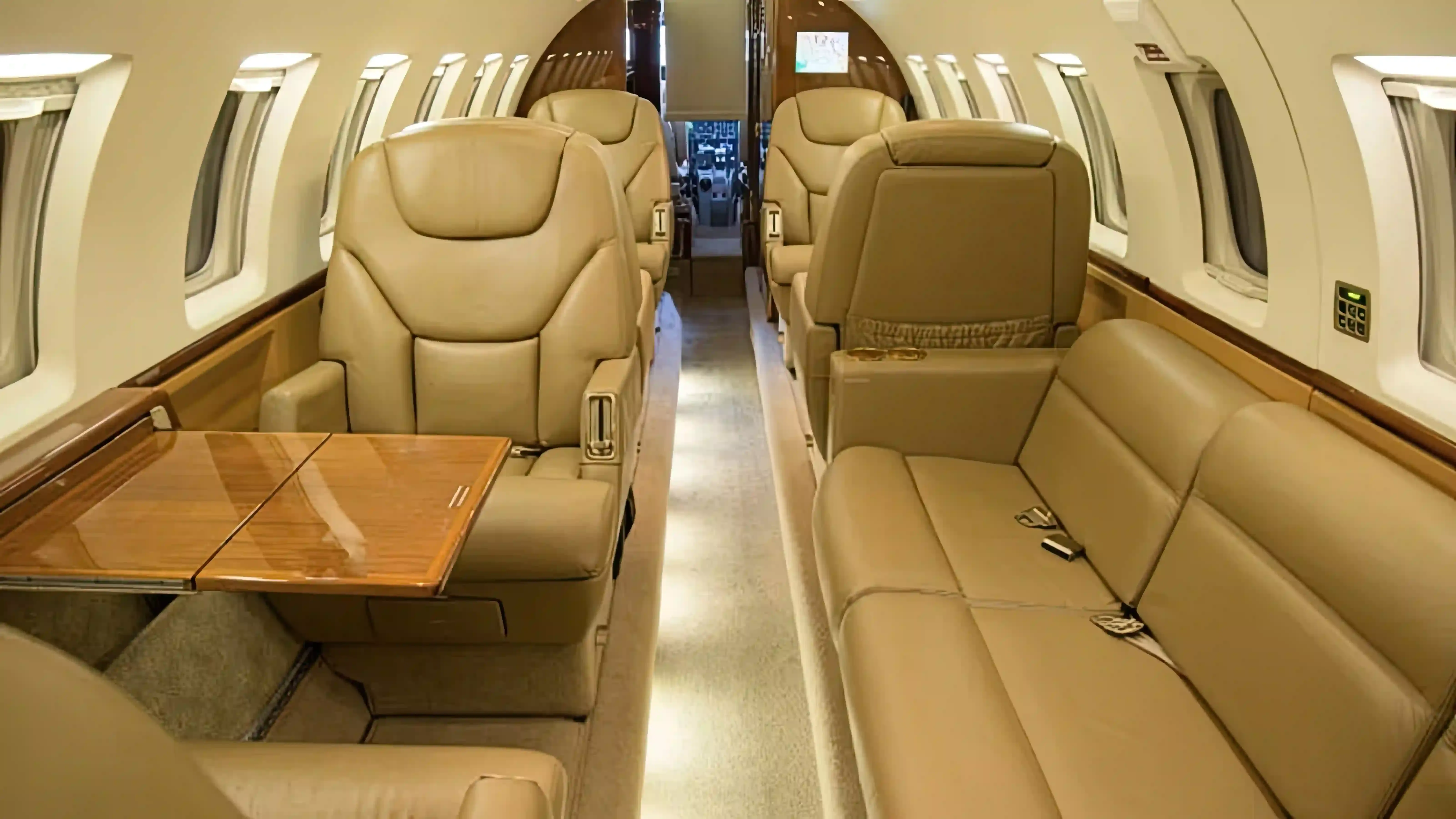 Hawker 800 XP