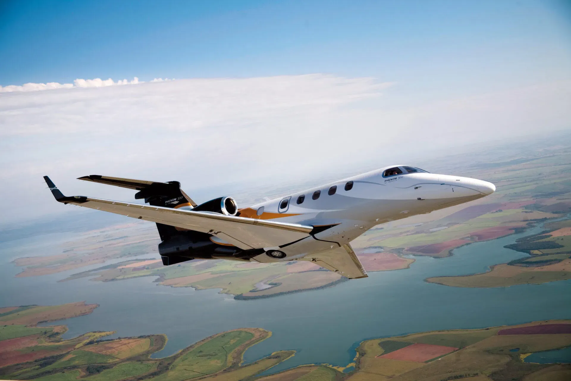Embraer Phenom 300