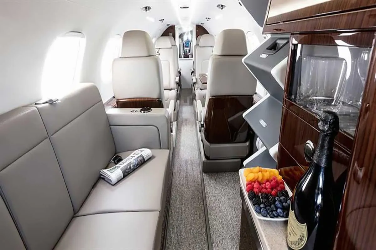 Embraer Phenom 300