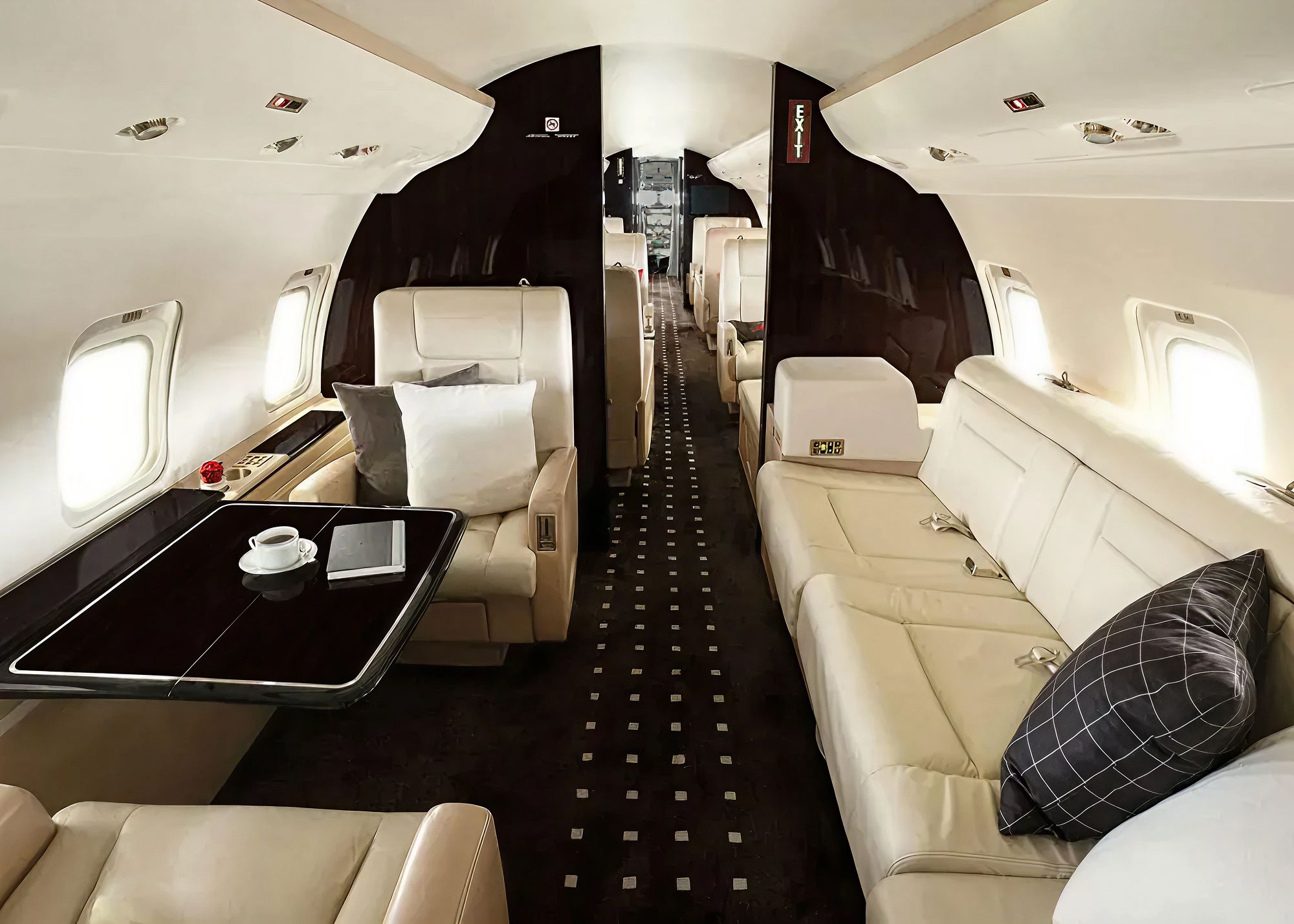 Bombardier Challenger 850